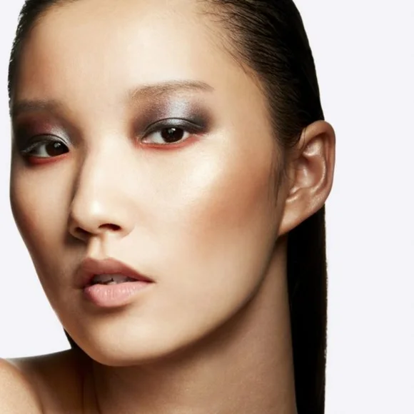 MAC HYPER REAL GLOW 3-PAN FACE & BODY PALETTE!
